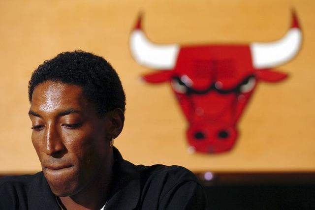 克拉滕伯格：佩德罗肘击动作没击中对手不会染红