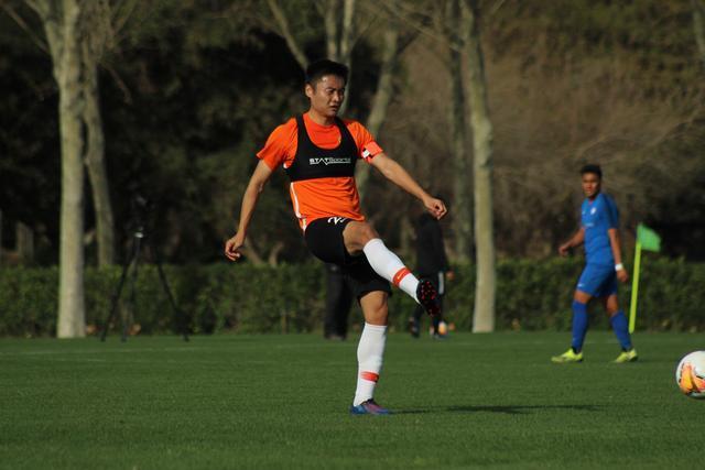 英超-萨拉赫破门努涅斯建功 利物浦2-0维拉